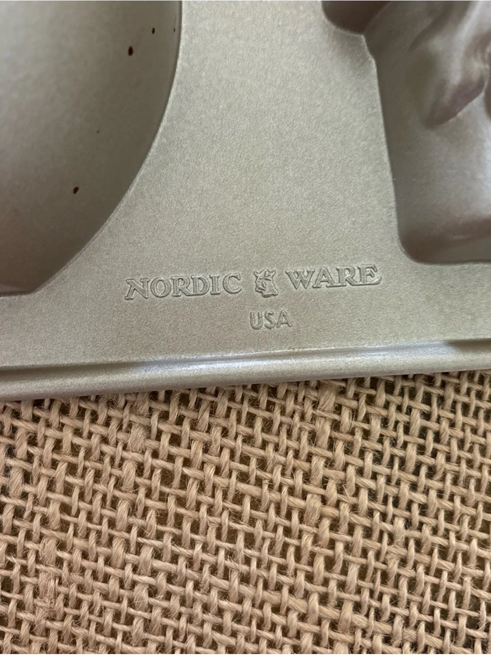 Nordic Ware 10 Cup 3D Snowman Non Stick Cake Baking Pan Mold Cast Aluminum